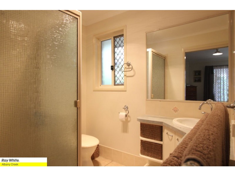 4 Duet Ct, Eatons Hill QLD 4037