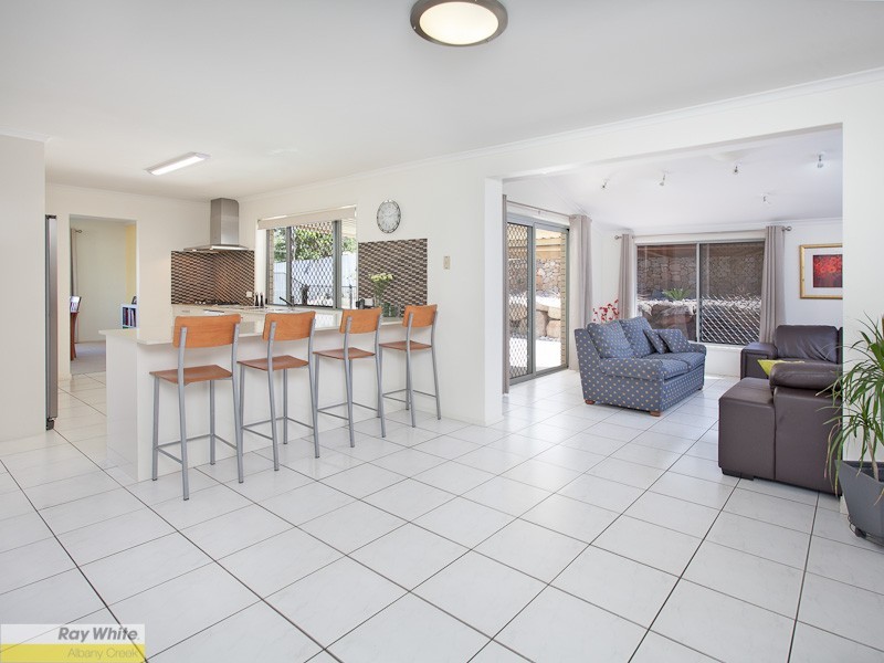 4 Stonebridge Place, Aspley QLD 4034