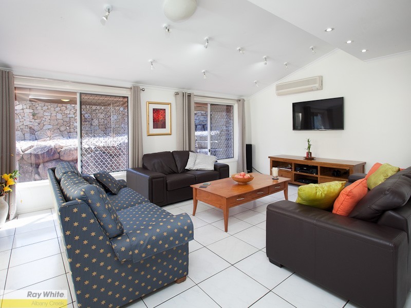 4 Stonebridge Place, Aspley QLD 4034