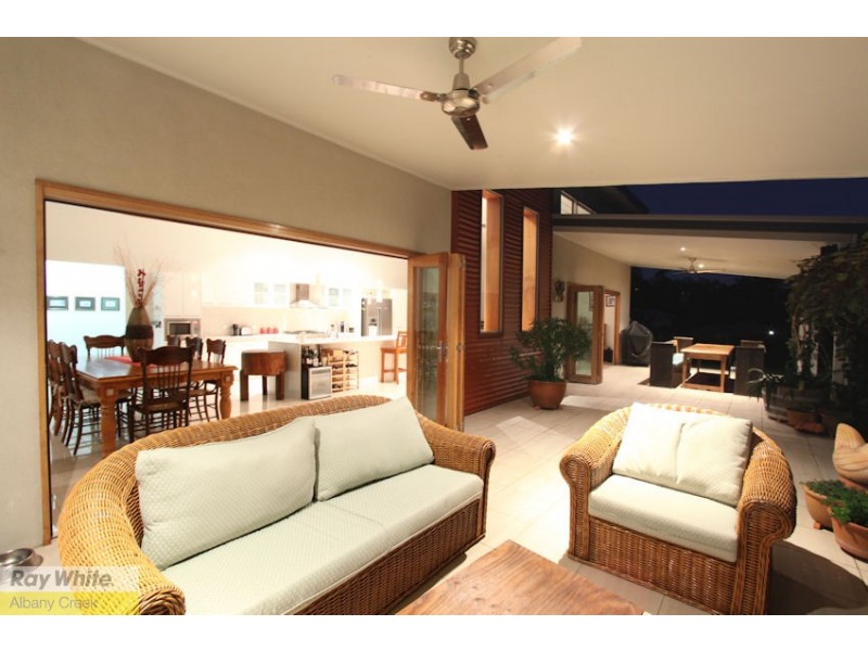 9 Maxwell Pl, Cashmere QLD 4500