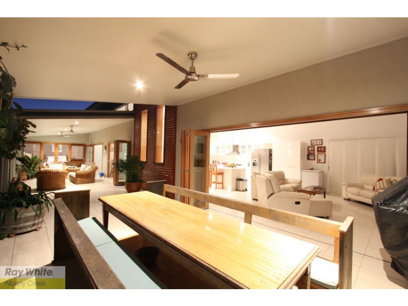 9 Maxwell Pl, Cashmere QLD 4500