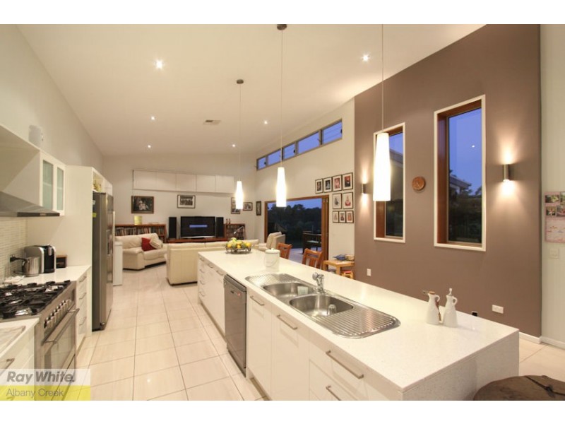9 Maxwell Pl, Cashmere QLD 4500