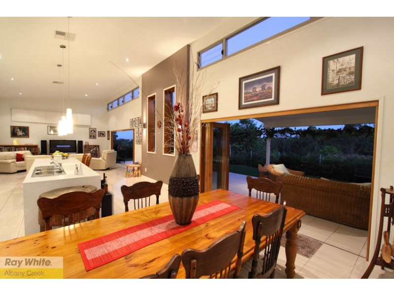 9 Maxwell Pl, Cashmere QLD 4500