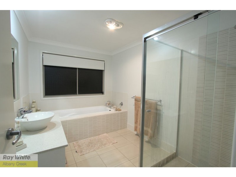 9 Maxwell Pl, Cashmere QLD 4500
