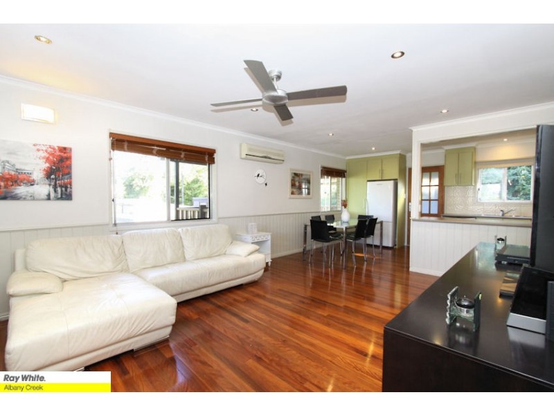 8 Pathara Cr, Ferny Hills QLD 4055