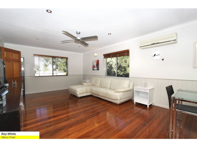 8 Pathara Cr, Ferny Hills QLD 4055