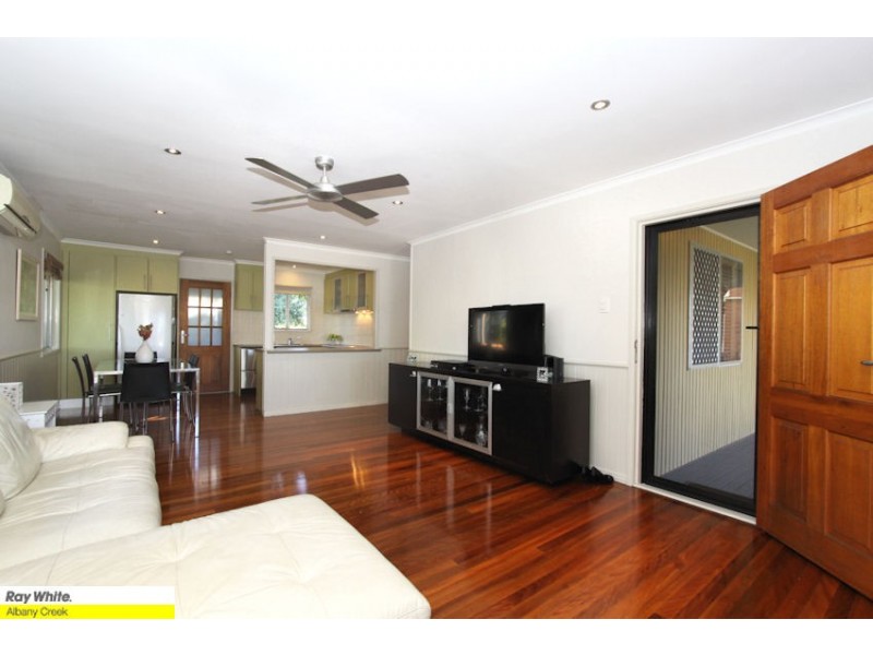 8 Pathara Cr, Ferny Hills QLD 4055