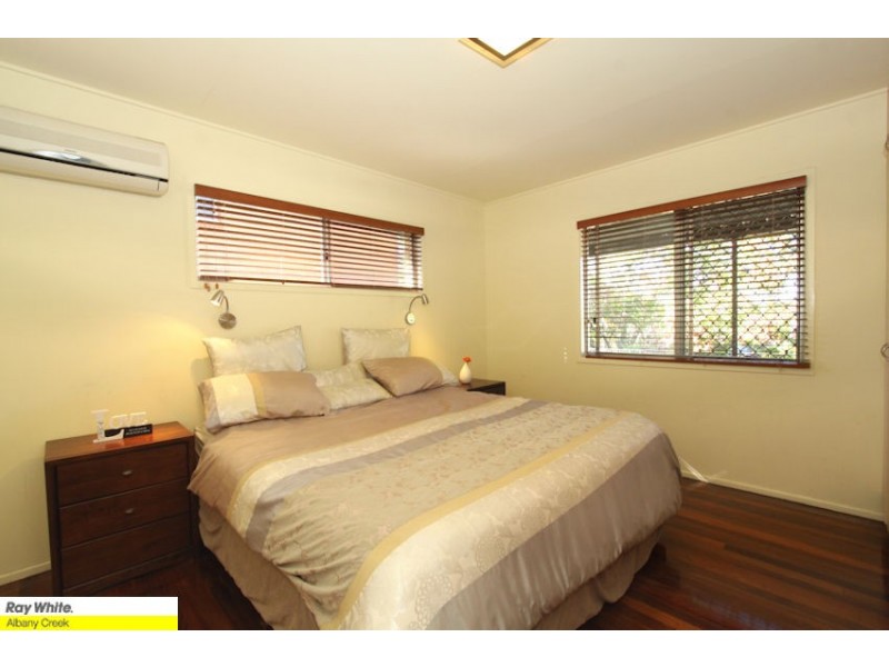 8 Pathara Cr, Ferny Hills QLD 4055