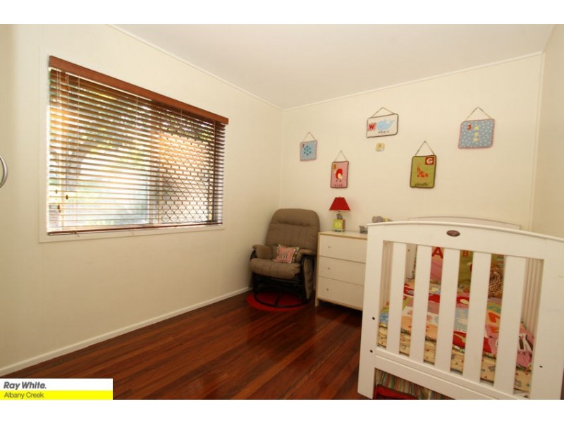 8 Pathara Cr, Ferny Hills QLD 4055