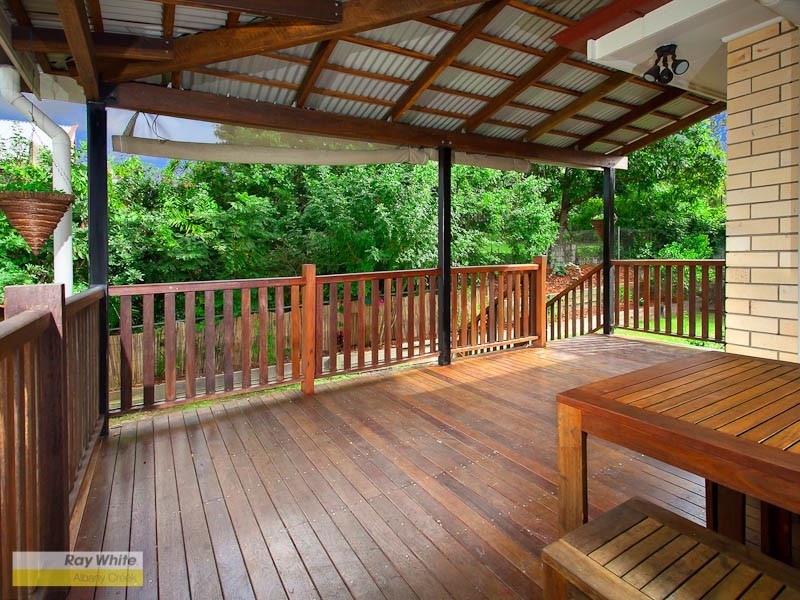 8 Pathara Cr, Ferny Hills QLD 4055