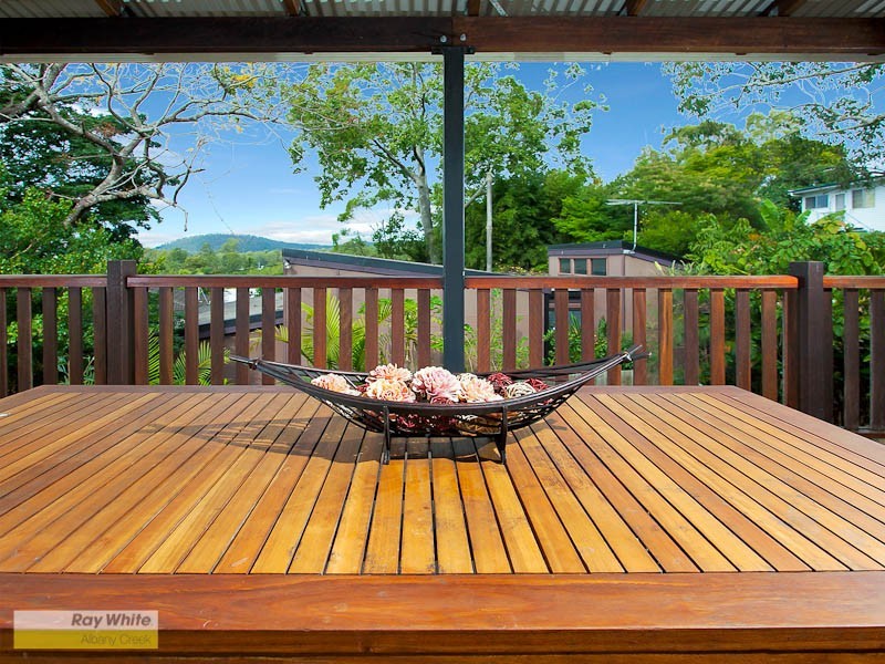 8 Pathara Cr, Ferny Hills QLD 4055