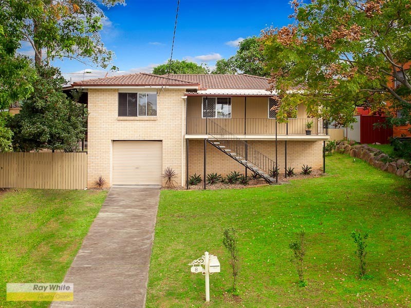 8 Pathara Cr, Ferny Hills QLD 4055