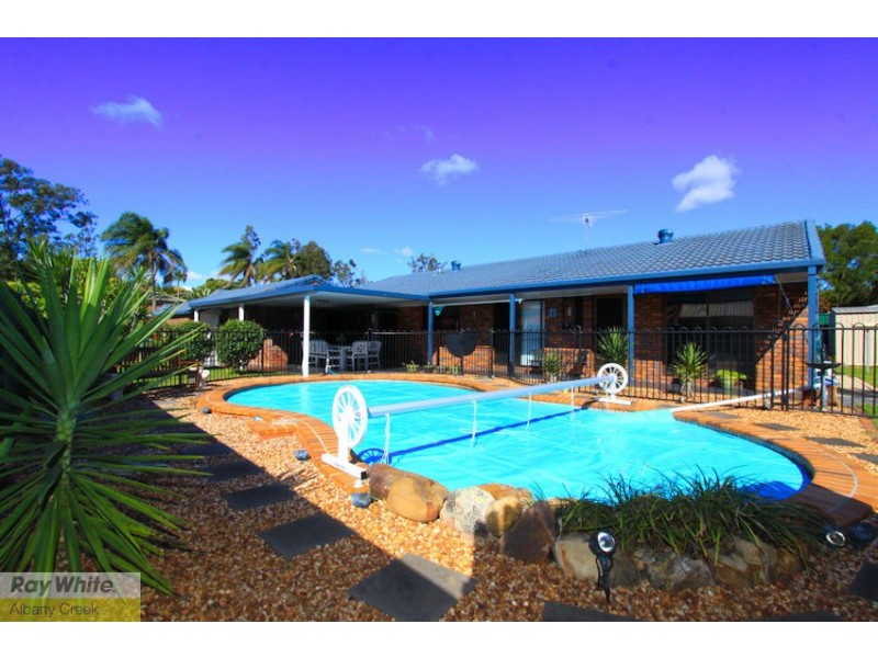 8 Challinor Drive, Albany Creek QLD 4035