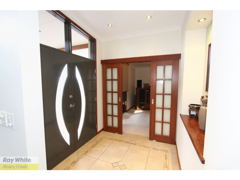 9 Grandis Ct, Cashmere QLD 4500