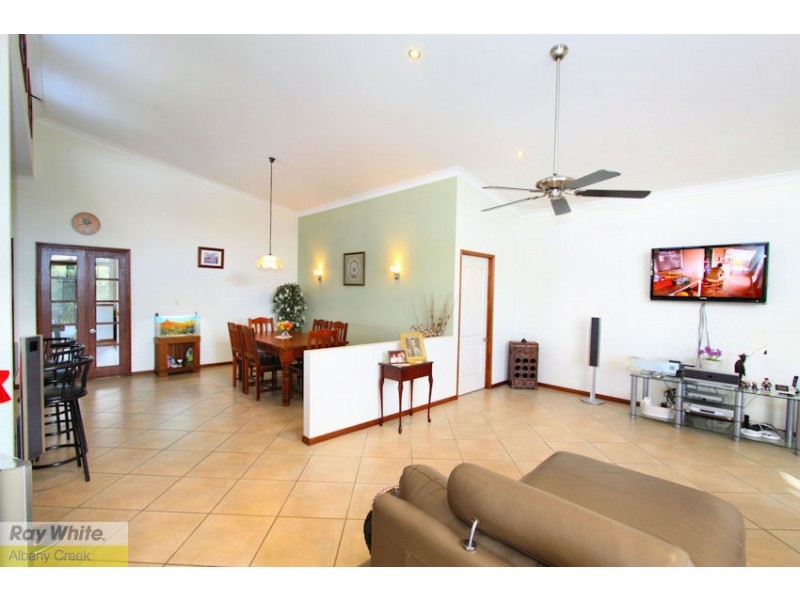 9 Grandis Ct, Cashmere QLD 4500