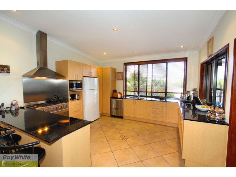 9 Grandis Ct, Cashmere QLD 4500