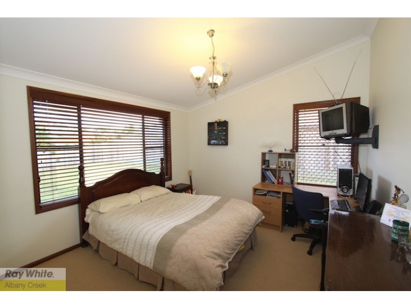 9 Grandis Ct, Cashmere QLD 4500