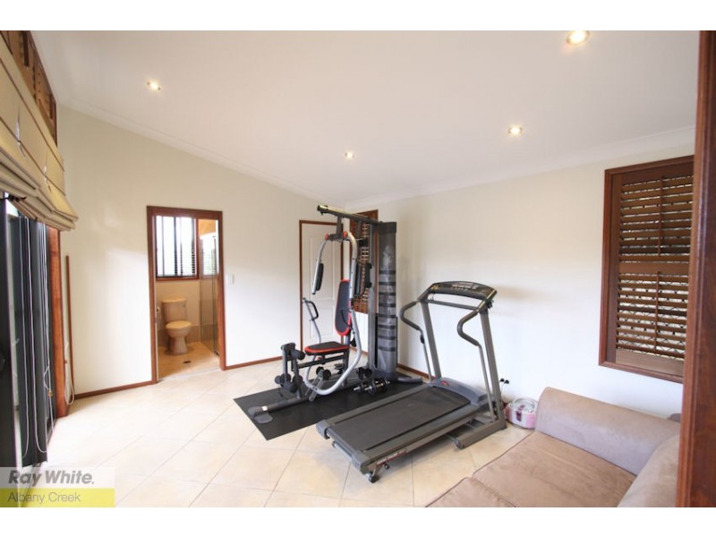 9 Grandis Ct, Cashmere QLD 4500