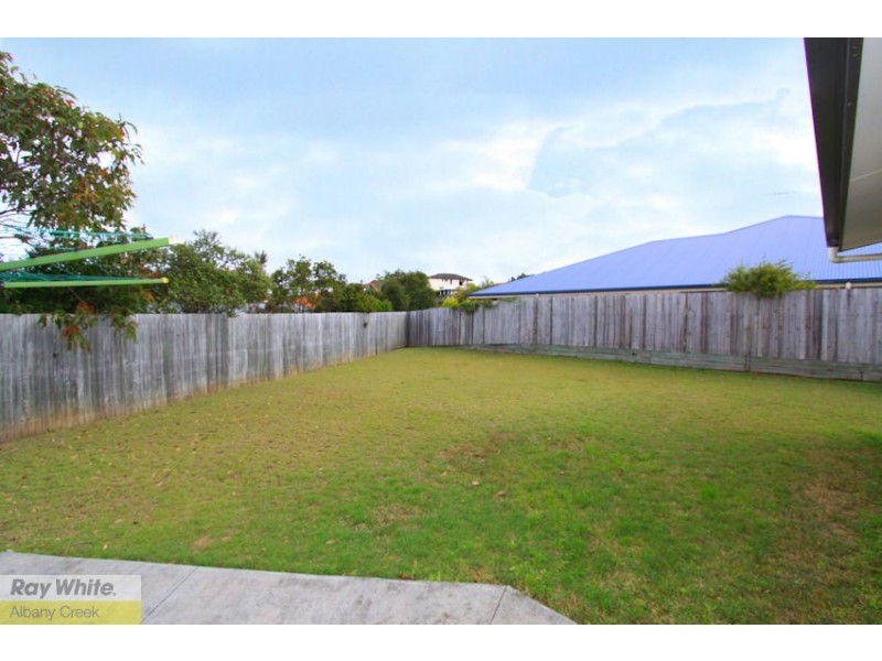 9 Grandis Ct, Cashmere QLD 4500