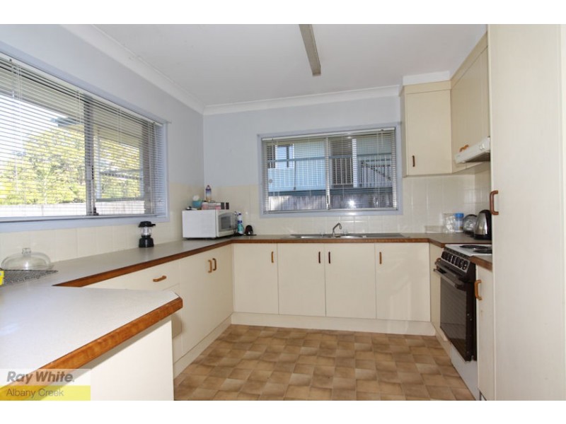 3 Stephen St, Albany Creek QLD 4035