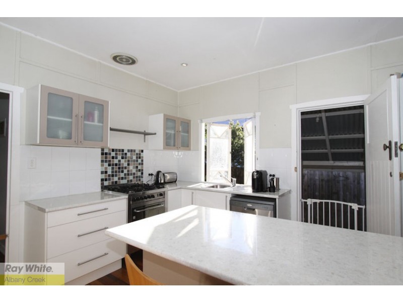 30 Albury St, Deagon QLD 4017