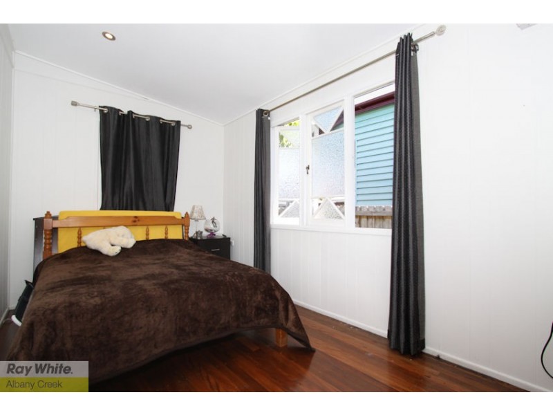 30 Albury St, Deagon QLD 4017