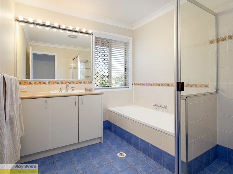 3 Muirfield Ct, Albany Creek QLD 4035