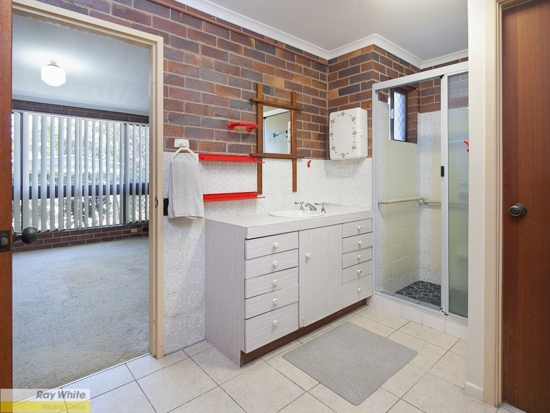 9 Janus Ct, Eatons Hill QLD 4037