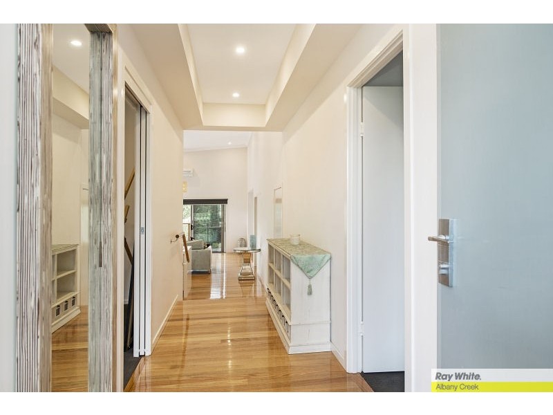 7 Amorosa Court, Eatons Hill QLD 4037