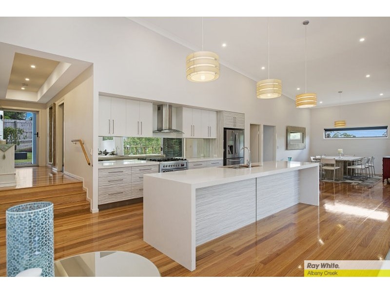 7 Amorosa Court, Eatons Hill QLD 4037