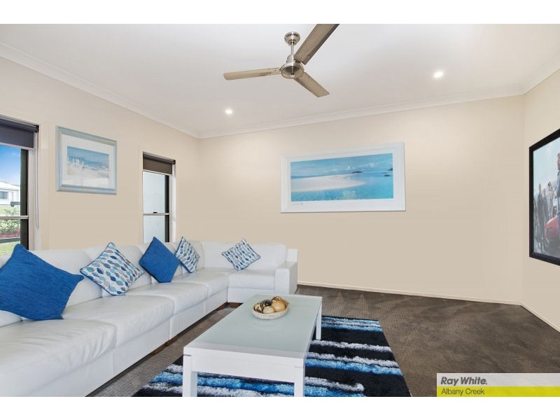 7 Amorosa Court, Eatons Hill QLD 4037