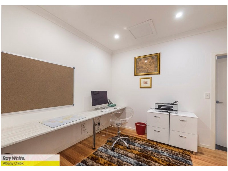 7 Amorosa Court, Eatons Hill QLD 4037