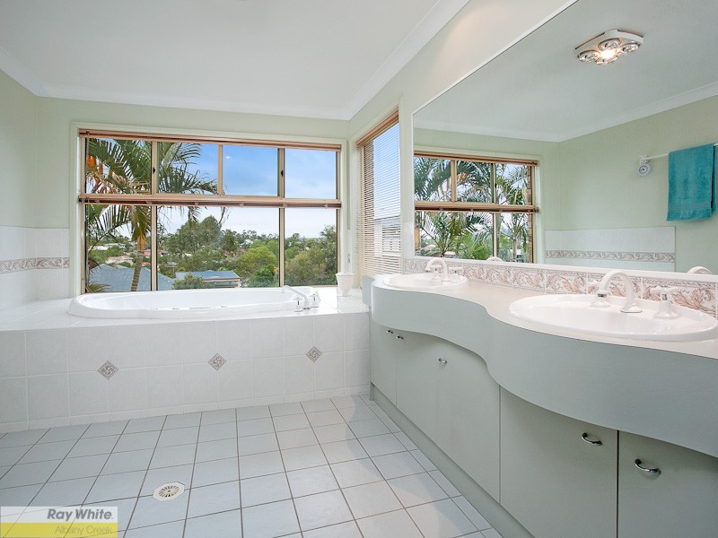 11 Felicia Place, Eatons Hill QLD 4037