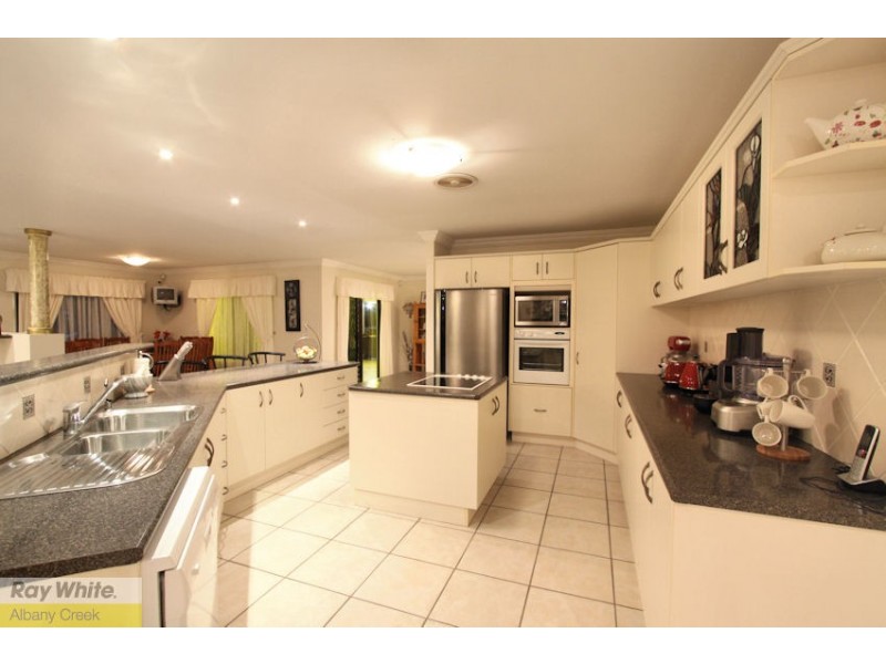 6 Mitchelson Close, Albany Creek QLD 4035