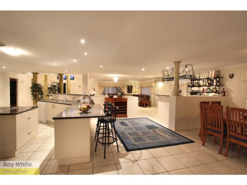 6 Mitchelson Close, Albany Creek QLD 4035