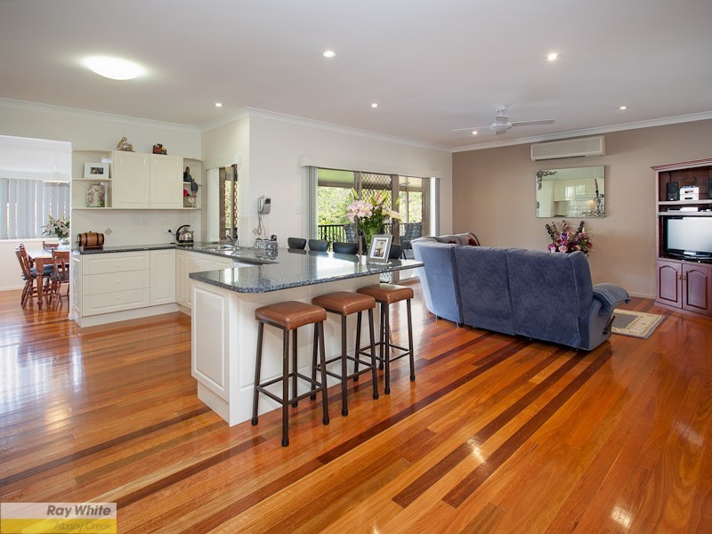 15 Bauple Street, Albany Creek QLD 4035