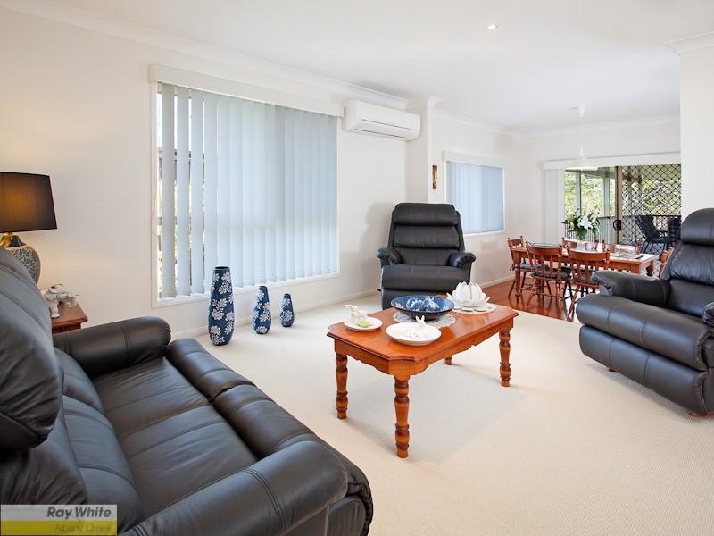 15 Bauple Street, Albany Creek QLD 4035