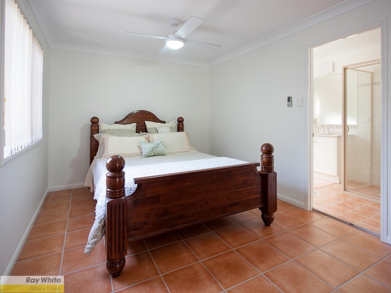 15 Bauple Street, Albany Creek QLD 4035