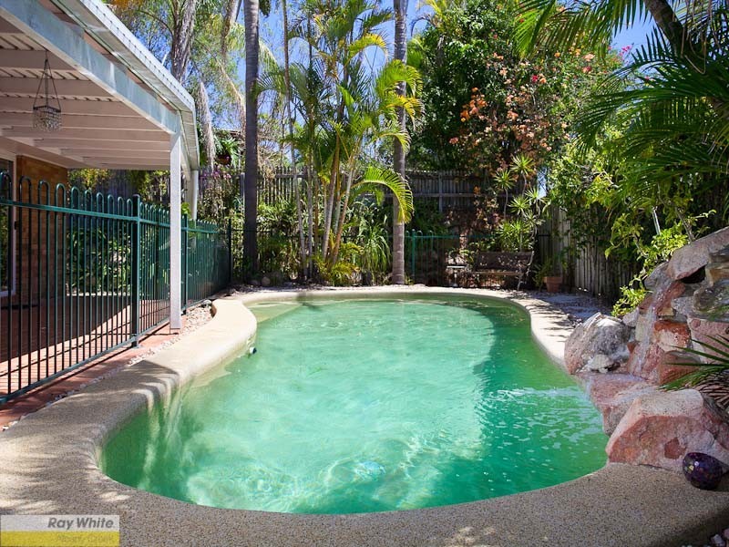 16 Eucalyptus Place, Albany Creek QLD 4035