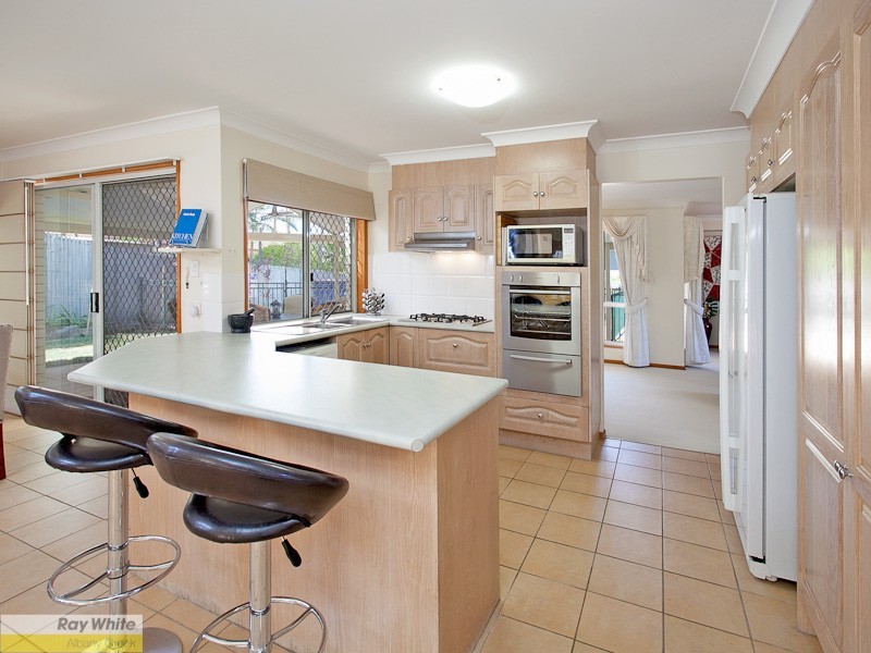 17 Fairhaven Place, Albany Creek QLD 4035