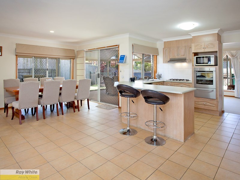 17 Fairhaven Place, Albany Creek QLD 4035