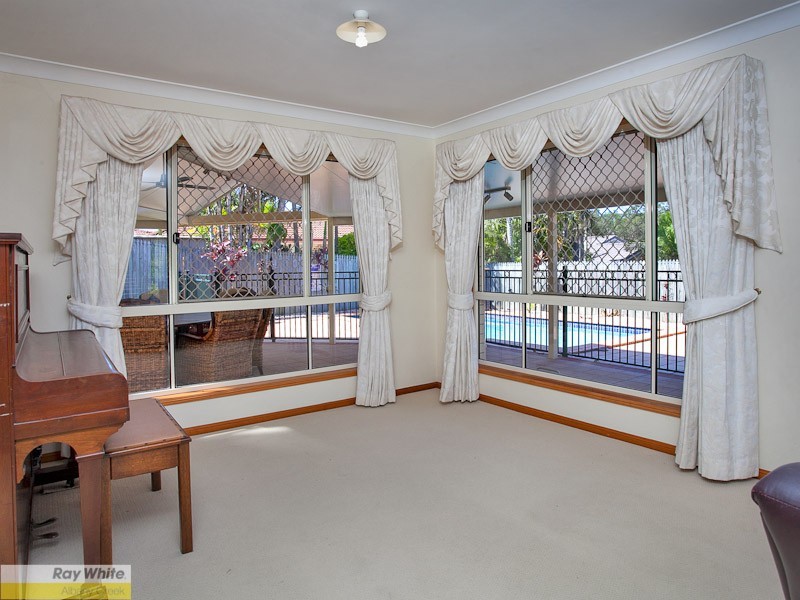 17 Fairhaven Place, Albany Creek QLD 4035