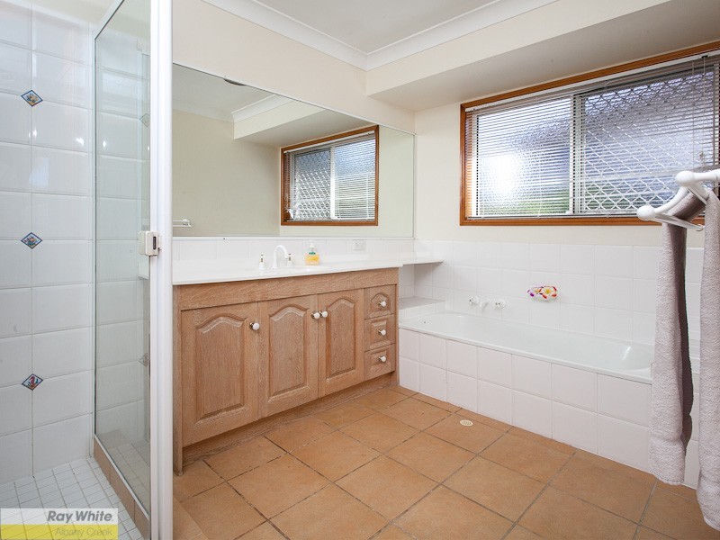 17 Fairhaven Place, Albany Creek QLD 4035