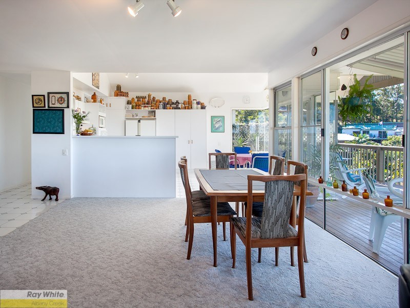 5 Midas Court, Eatons Hill QLD 4037