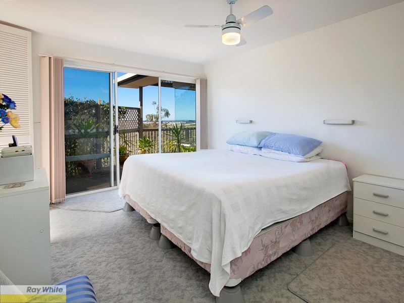 5 Midas Court, Eatons Hill QLD 4037