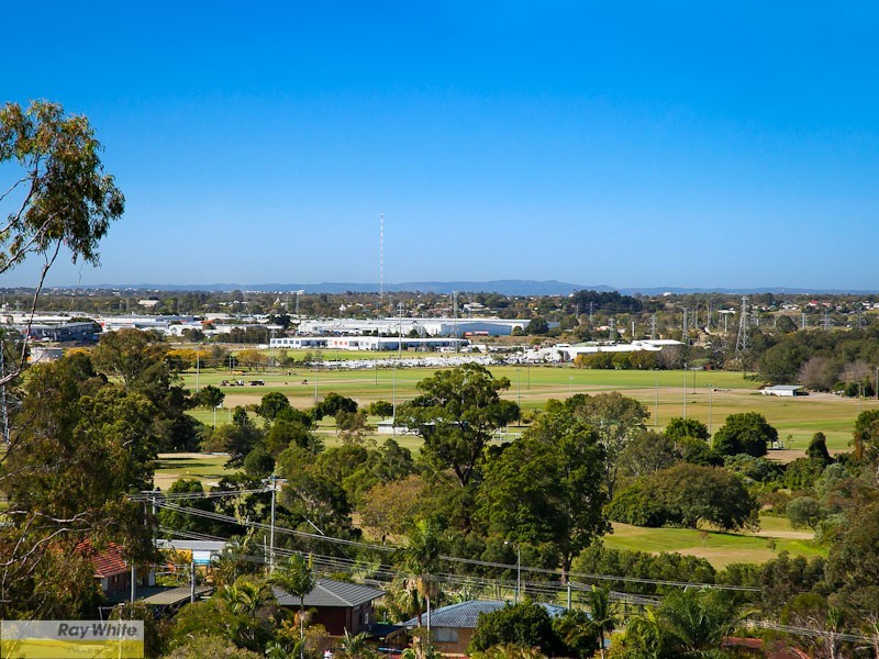 5 Midas Court, Eatons Hill QLD 4037