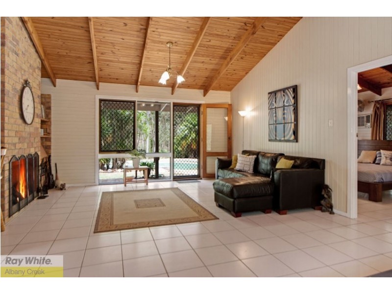 10 Barker Street, Cashmere QLD 4500