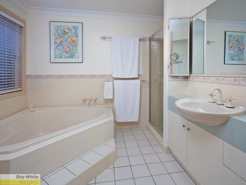 23 Lancewood Drive, Albany Creek QLD 4035