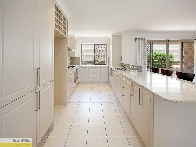 30 Gleneagles Cres, Albany Creek QLD 4035