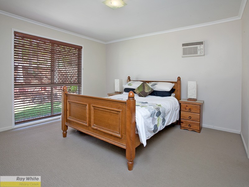 8 Peace Court, Eatons Hill QLD 4037